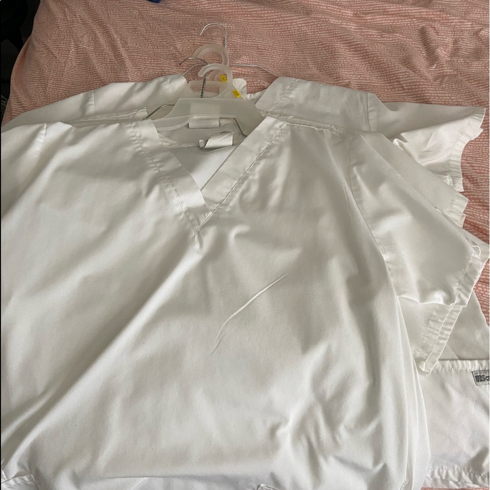 4 white scrubs size L